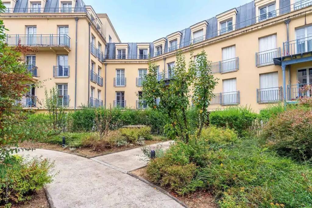 Milly Apartment Next To Disneyland Bmyguest 쉐시 외부 사진